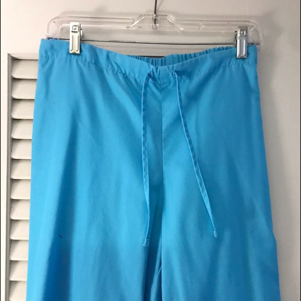 Cherokee Workwear Scrubs - Size M